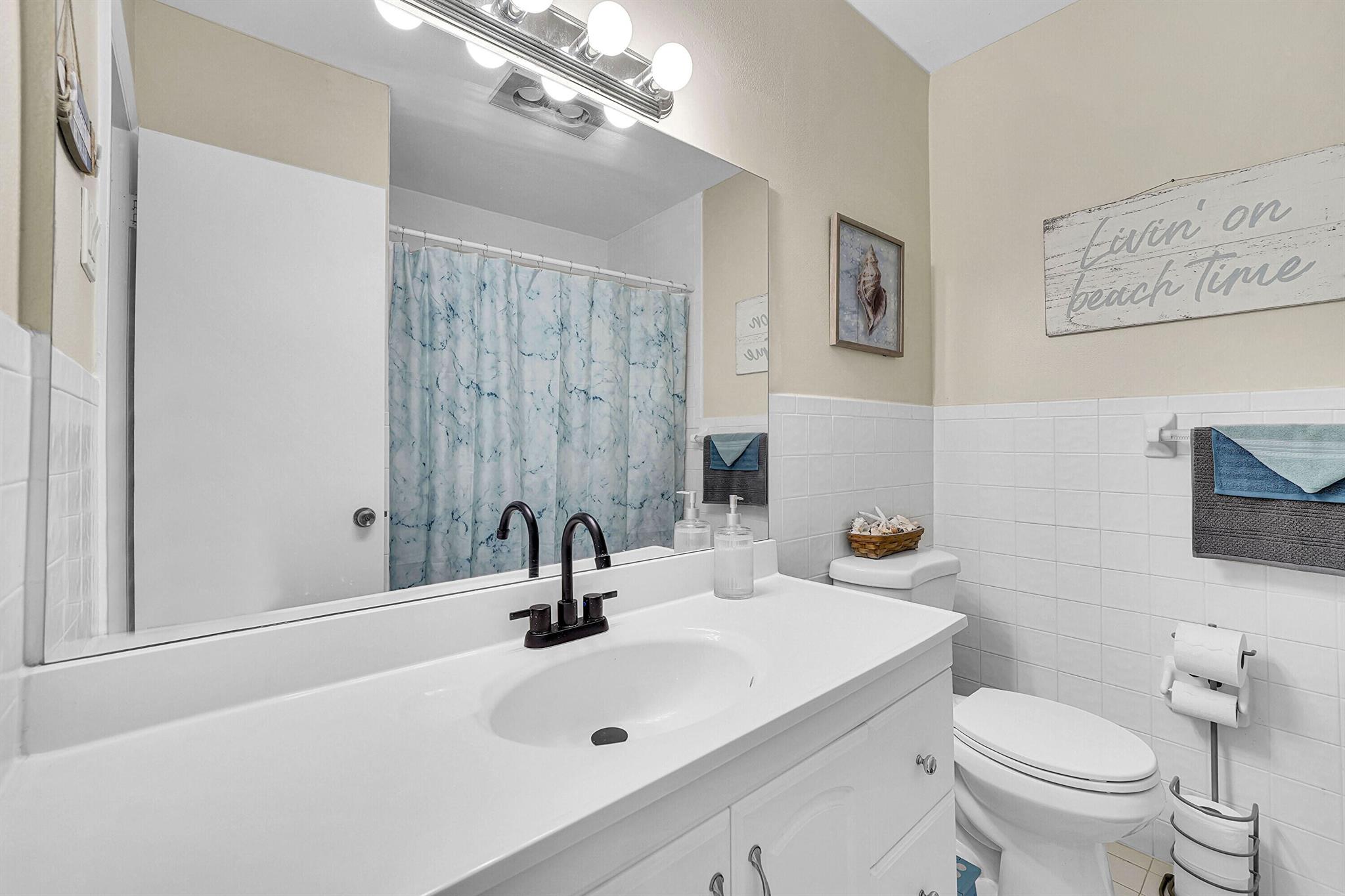 Hollywood, Florida 33021, United States, 2 Bedrooms Bedrooms, ,1 BathroomBathrooms,Residential,Active,209611