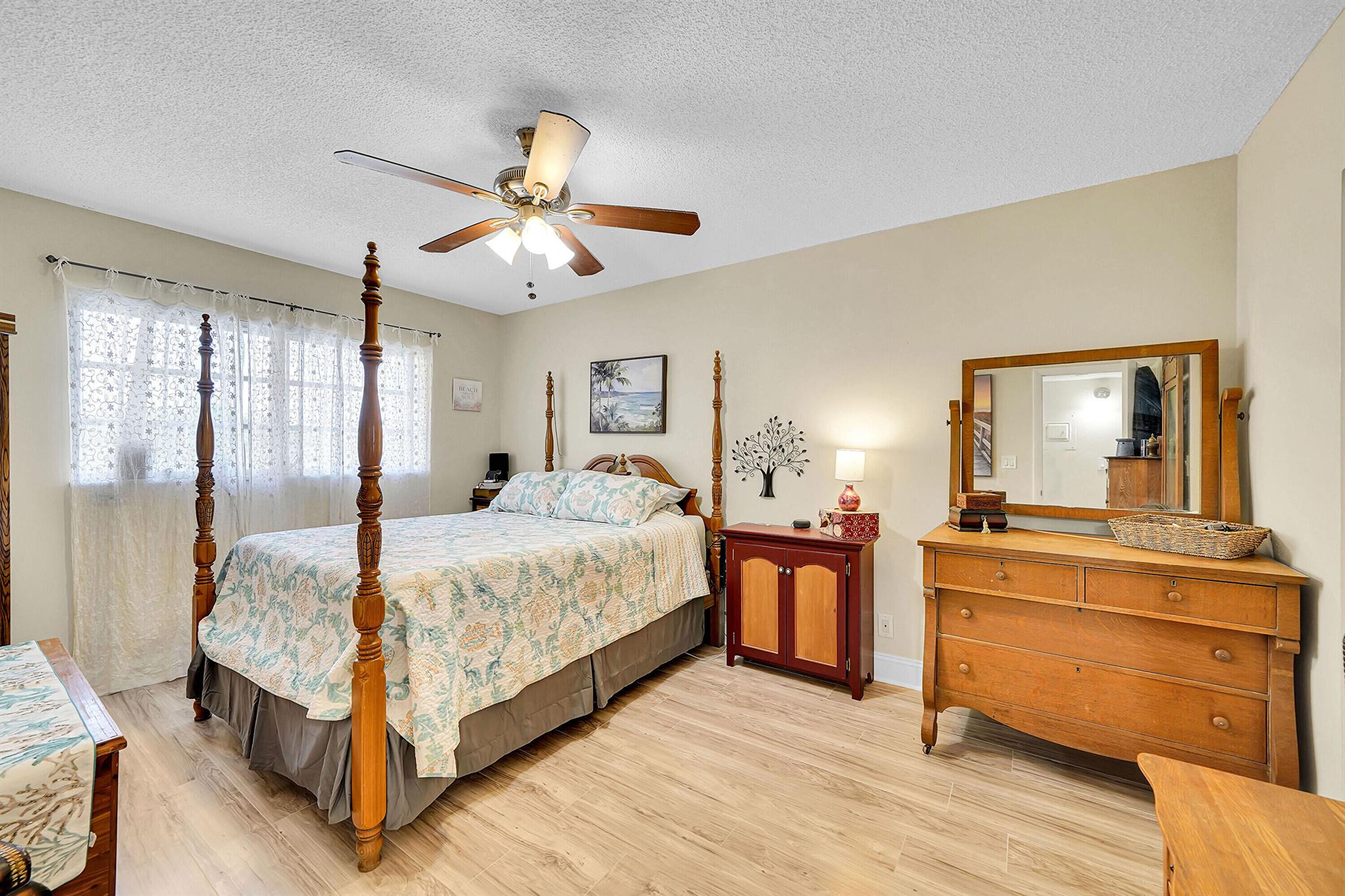 Hollywood, Florida 33021, United States, 2 Bedrooms Bedrooms, ,1 BathroomBathrooms,Residential,Active,209611