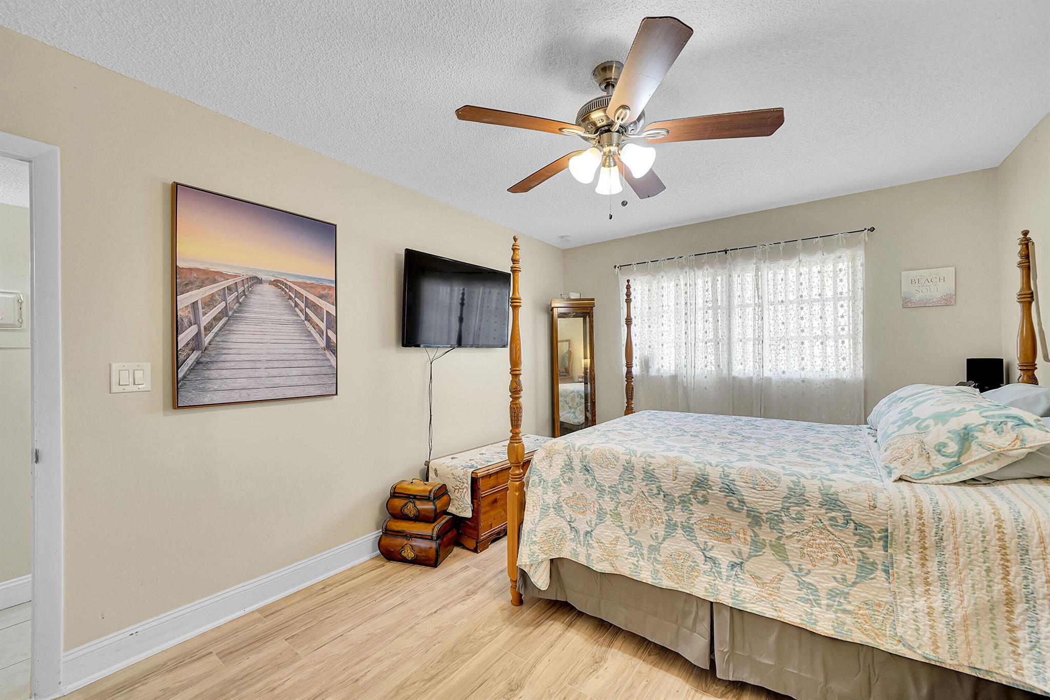 Hollywood, Florida 33021, United States, 2 Bedrooms Bedrooms, ,1 BathroomBathrooms,Residential,Active,209611