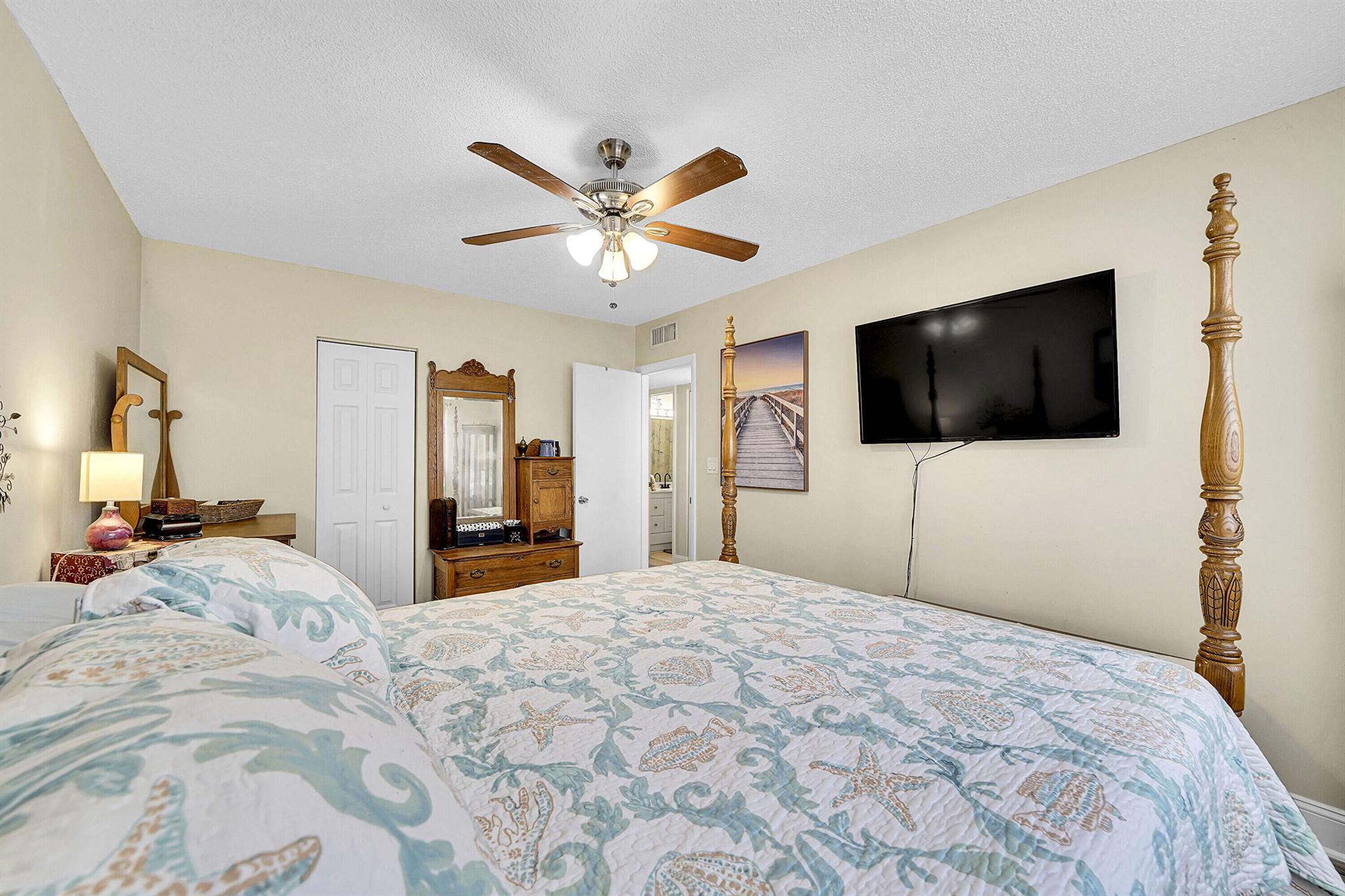 Hollywood, Florida 33021, United States, 2 Bedrooms Bedrooms, ,1 BathroomBathrooms,Residential,Active,209611