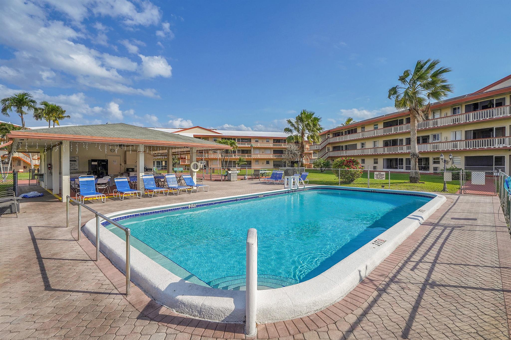 Hollywood, Florida 33021, United States, 2 Bedrooms Bedrooms, ,1 BathroomBathrooms,Residential,Active,209611