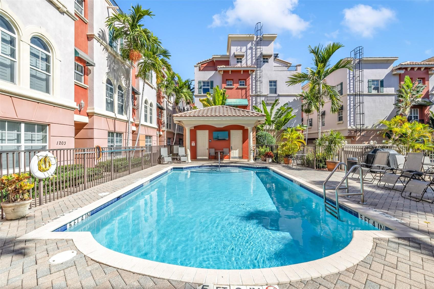 VILLA MEDICI CONDO - Residential