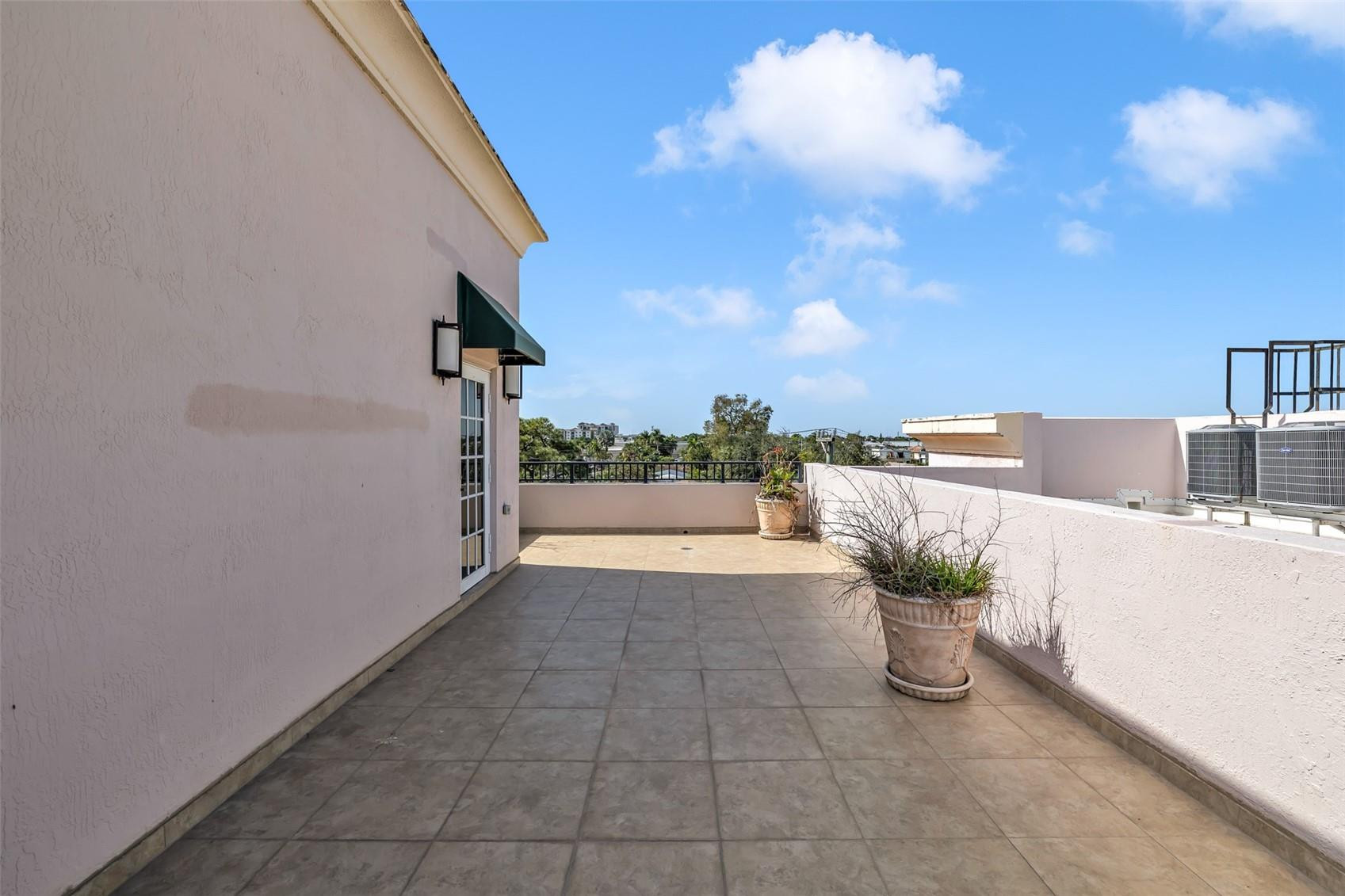 VILLA MEDICI CONDO - Residential