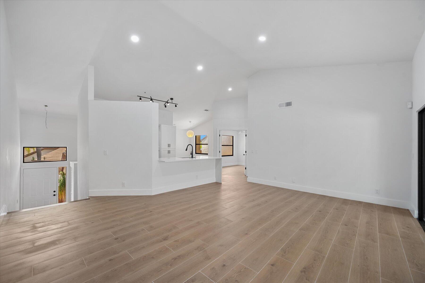 SHORES AT WELLINGTON II COND DECL FILED 2-27-86 IN - Residential