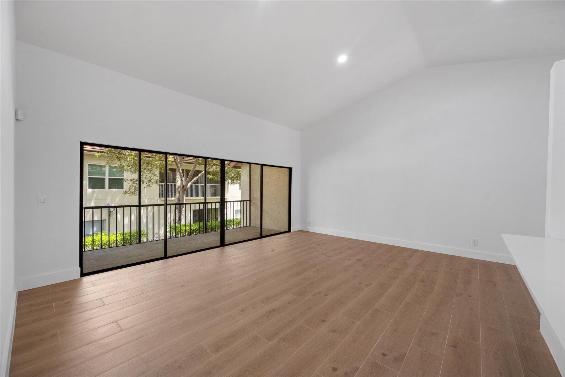 SHORES AT WELLINGTON II COND DECL FILED 2-27-86 IN - Residential