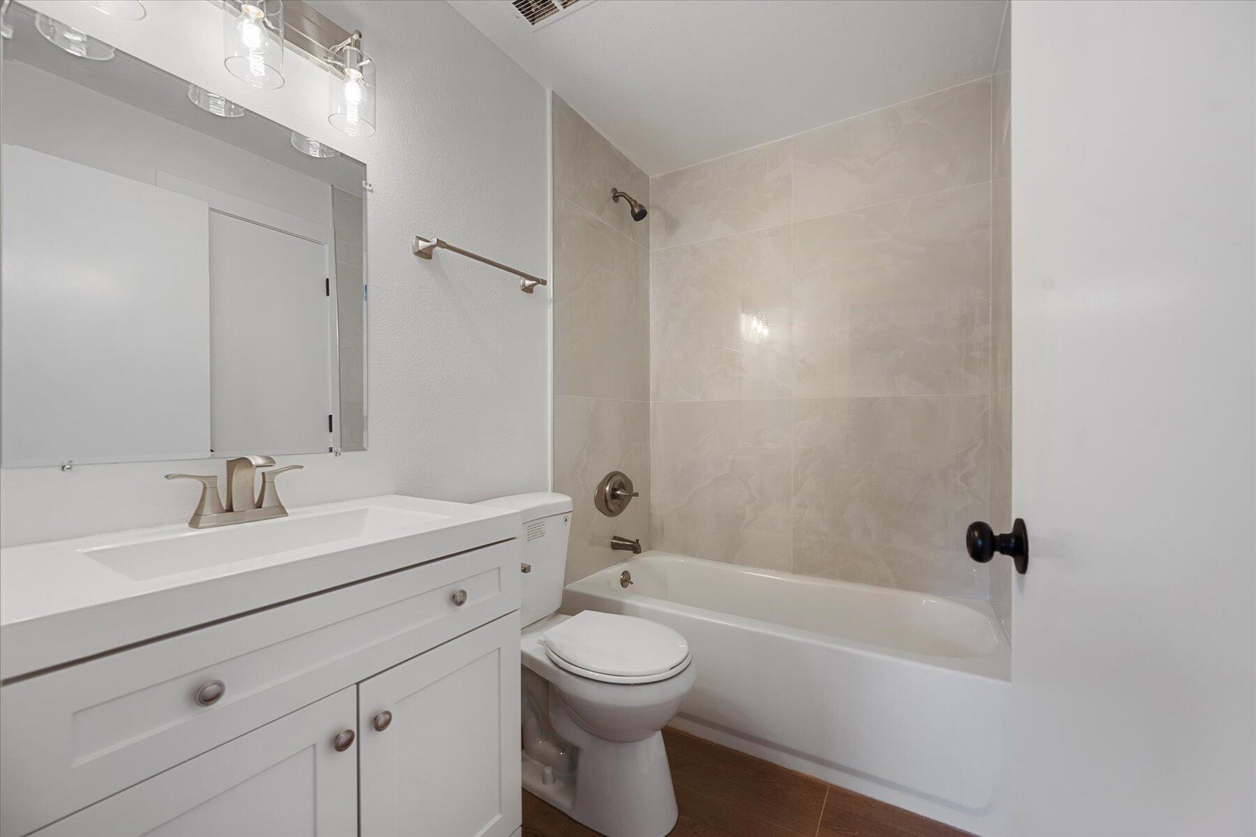 SHORES AT WELLINGTON II COND DECL FILED 2-27-86 IN - Residential