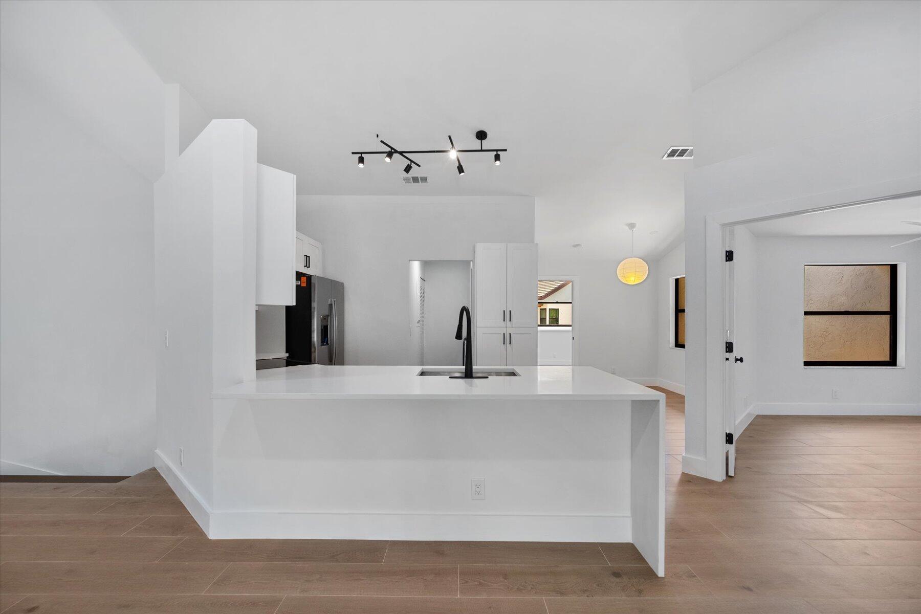 SHORES AT WELLINGTON II COND DECL FILED 2-27-86 IN - Residential