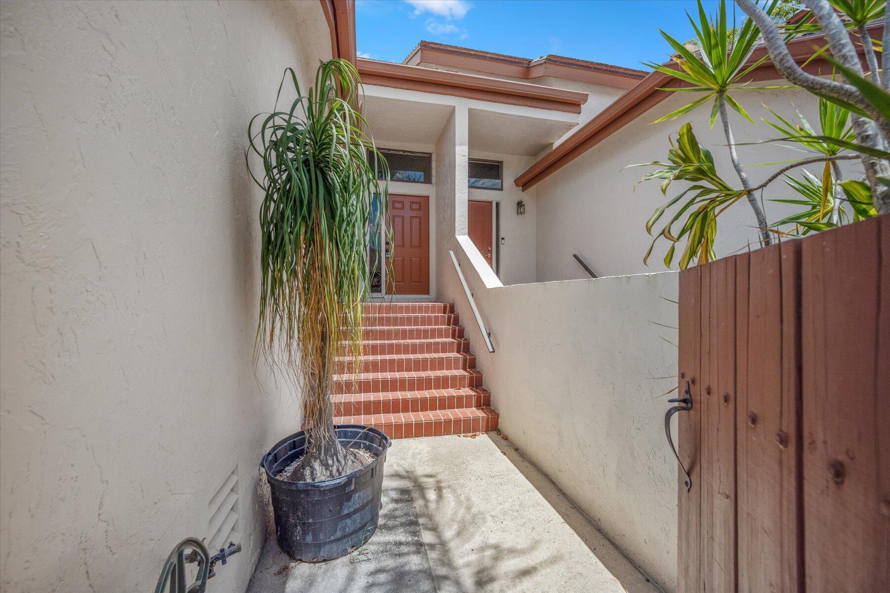 SHORES AT WELLINGTON II COND DECL FILED 2-27-86 IN - Residential