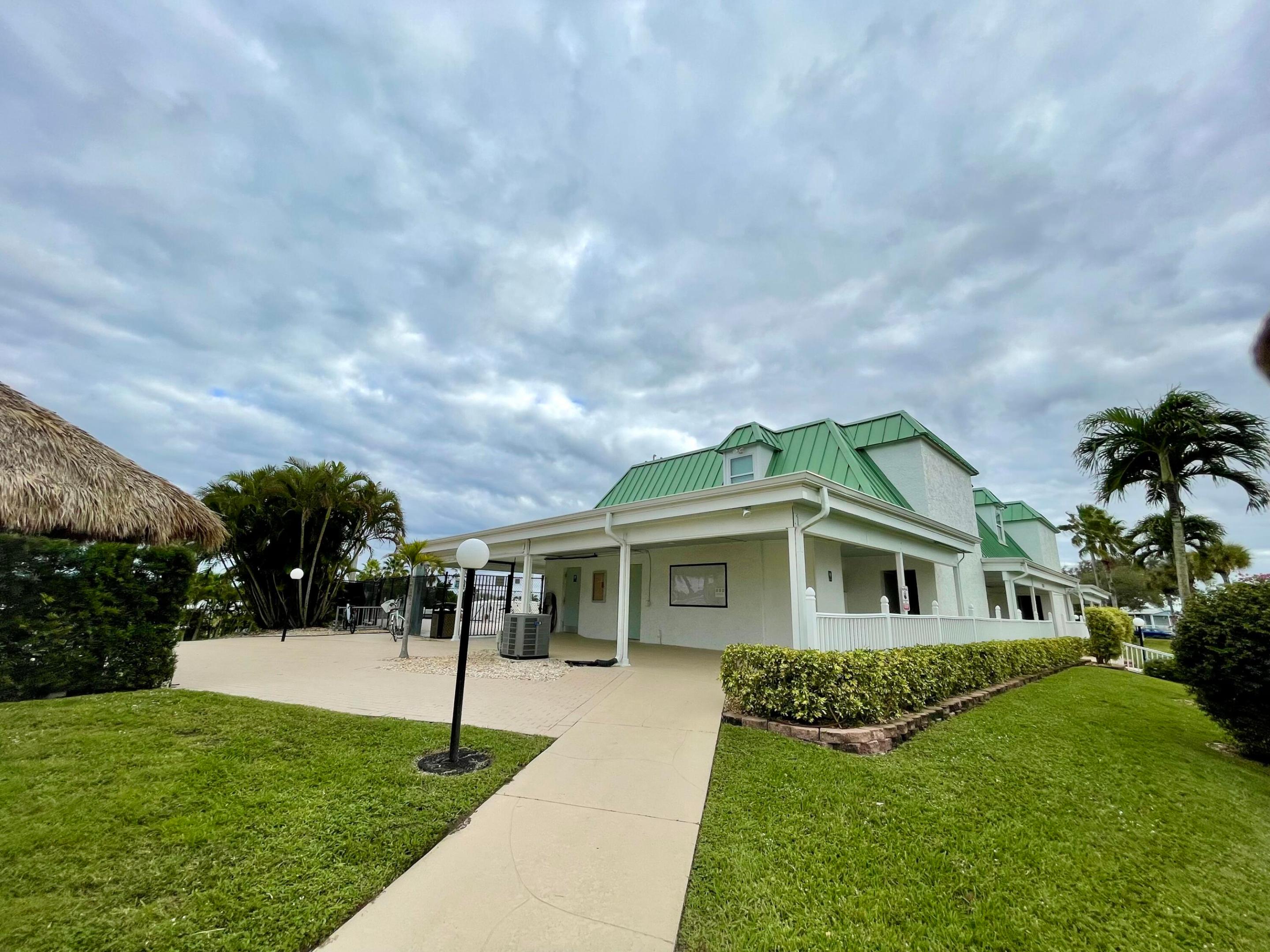 YOGI-BY-THE-SEA CONDO - Residential