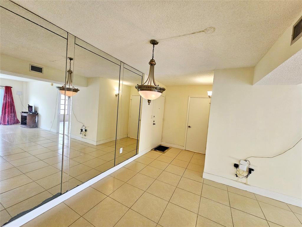 4172 Inverrary Dr 410