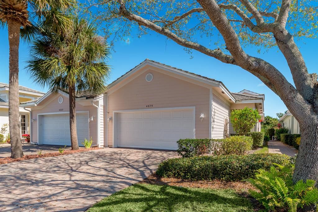 Photo of 4675 SE Bridgetown Court Ct, Stuart, FL 34997 (MLS # R10780352)