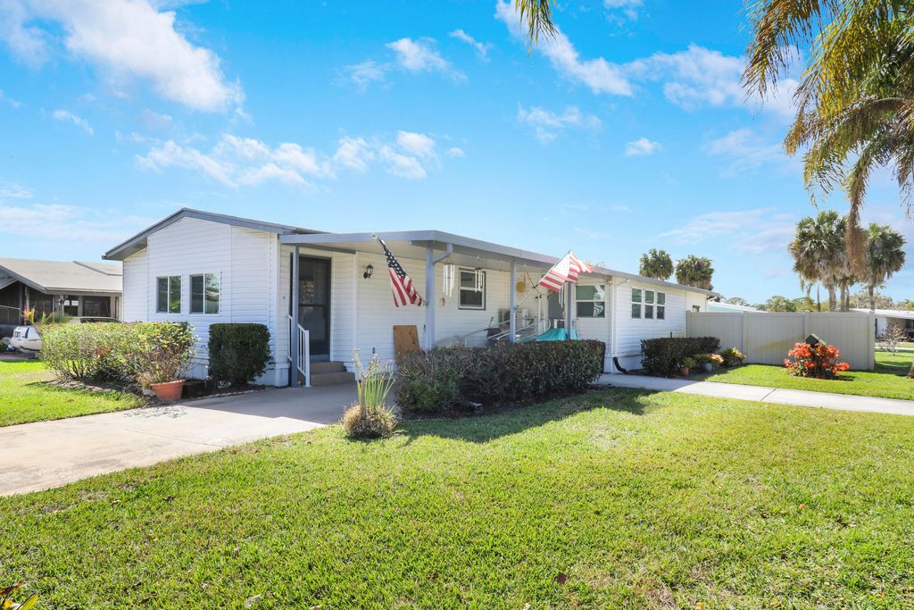 Photo of 7750 SE Shenandoah Drive, Hobe Sound, FL 33455 (MLS # R11169289)