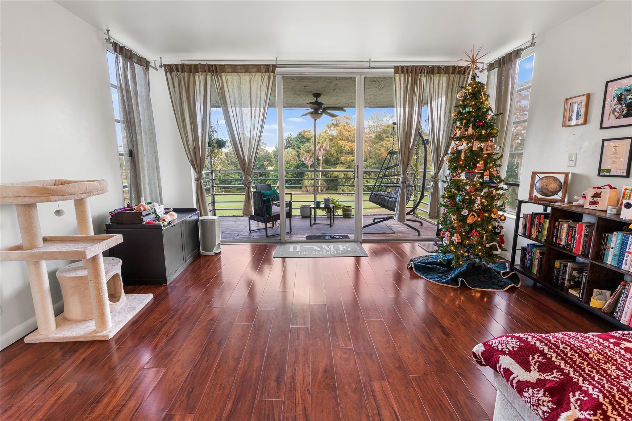 3930 Oaks Clubhouse Dr 304