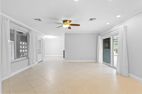 Tiny photo for 5281 SW 4th Court, Plantation, FL 33317 (MLS # B26016767)