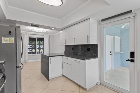 Tiny photo for 5281 SW 4th Court, Plantation, FL 33317 (MLS # B26016767)