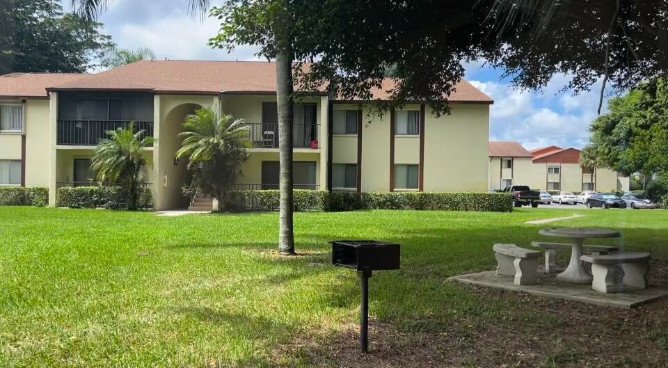 Photo of 4849 SABLE PINE Circle #B1, West Palm Beach, FL 33417 (MLS # B26061190)