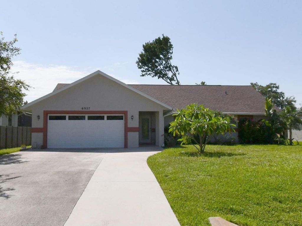 Photo of 6927 Nw Hershy Circle, Port Saint Lucie, FL 34953 (MLS # R11155658)