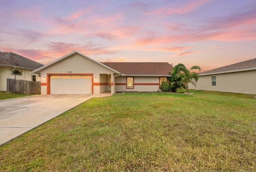 Photo of 6927 NW Hershy Circle, Port Saint Lucie, FL 34983 (MLS # R11155658)
