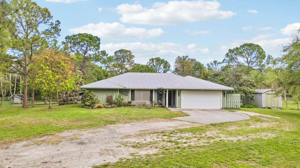 Photo of 10173 N 150th Ct Court N, Jupiter, FL 33478 (MLS # B26009105)