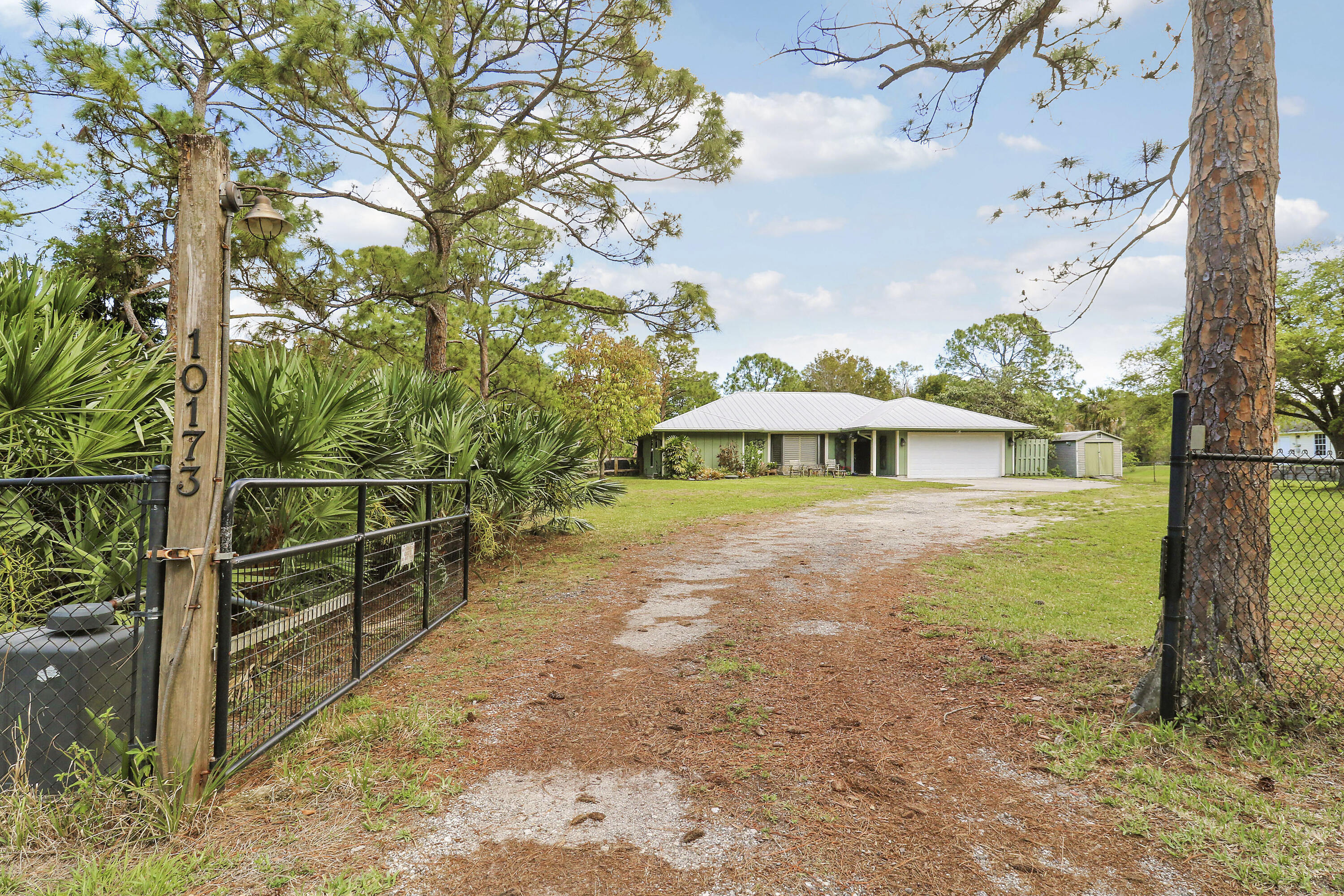 10173 N 150th Ct Court N