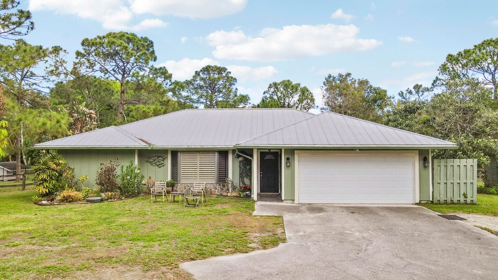 Photo of 10173 N 150th Ct Court N, Jupiter, FL 33478 (MLS # B26009105)