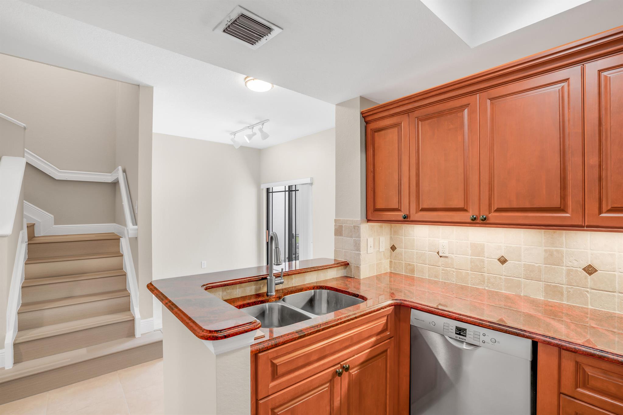 SAN MATERA THE GARDENS CO - Residential Lease