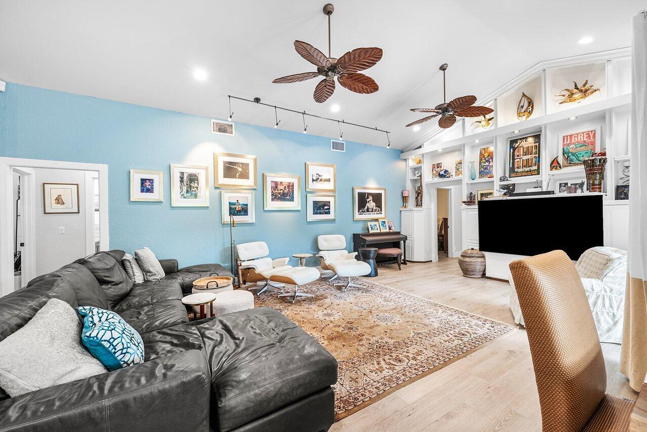 WOODFIELD HUNT CLUB II - Residential