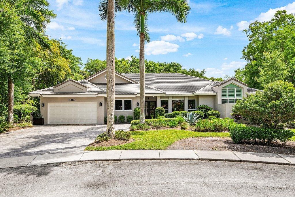 Photo of 3010 Hampton Circle, Boca Raton, FL 33434 (MLS # B26020444)