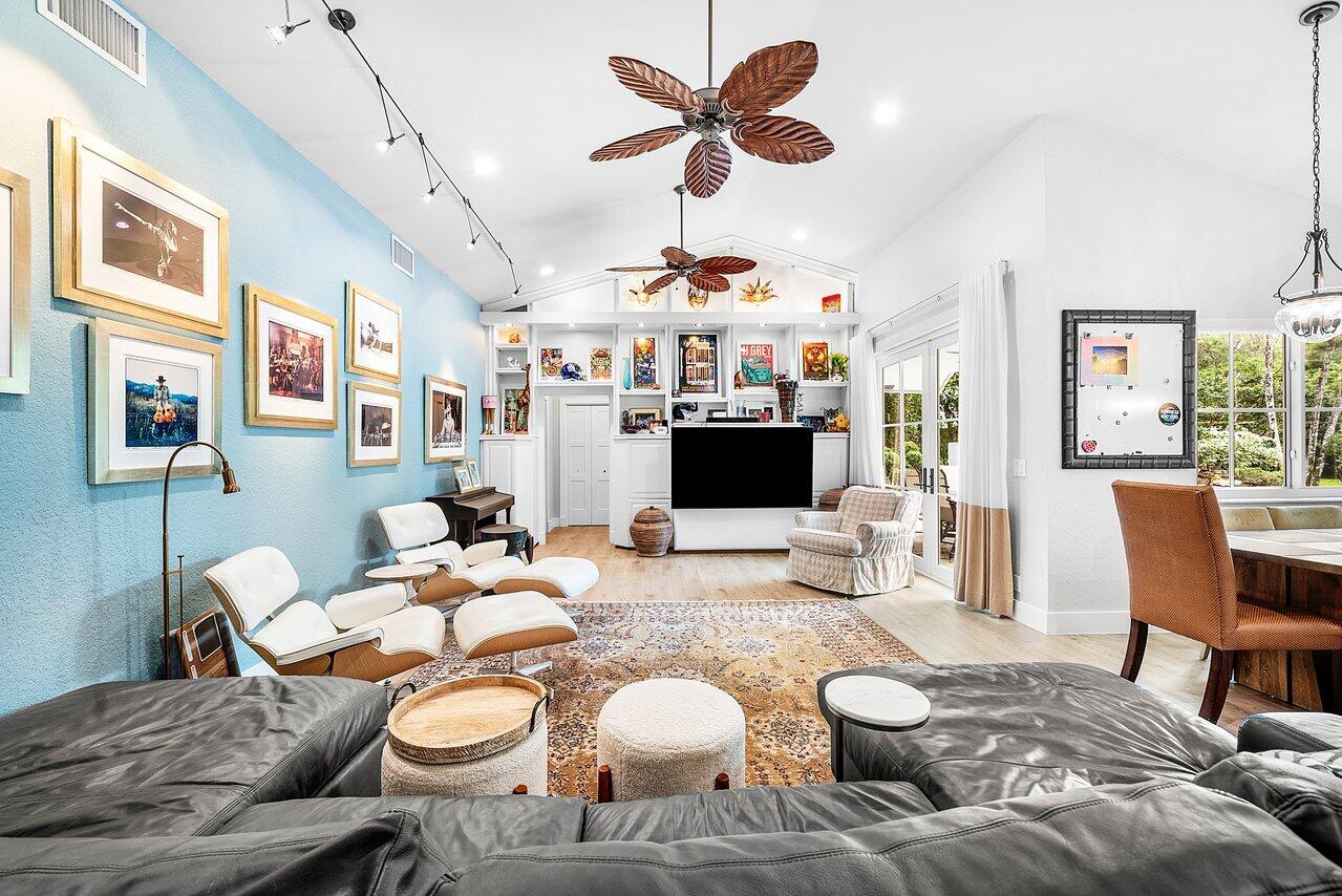 WOODFIELD HUNT CLUB II - Residential