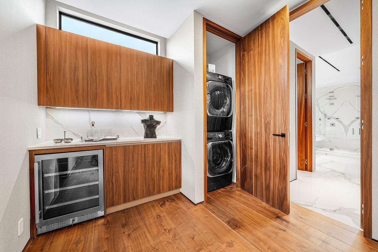 VENETIAN ISLES 3RD SEC - Residential