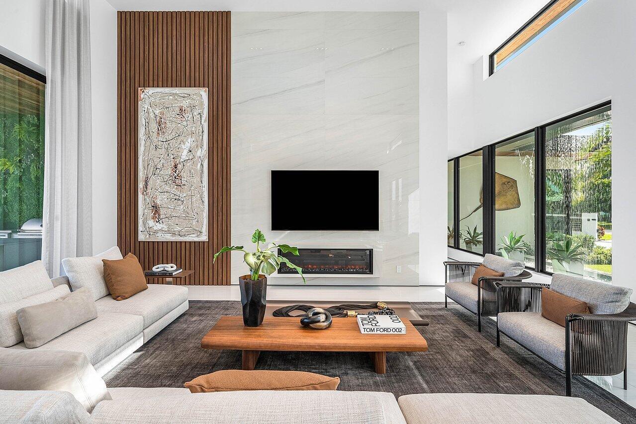 VENETIAN ISLES 3RD SEC - Residential