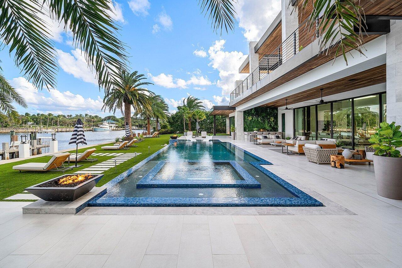 VENETIAN ISLES 3RD SEC - Residential