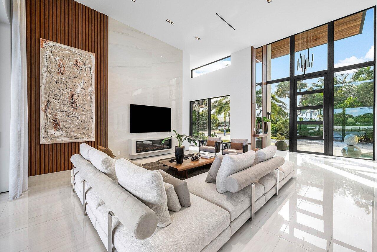 VENETIAN ISLES 3RD SEC - Residential