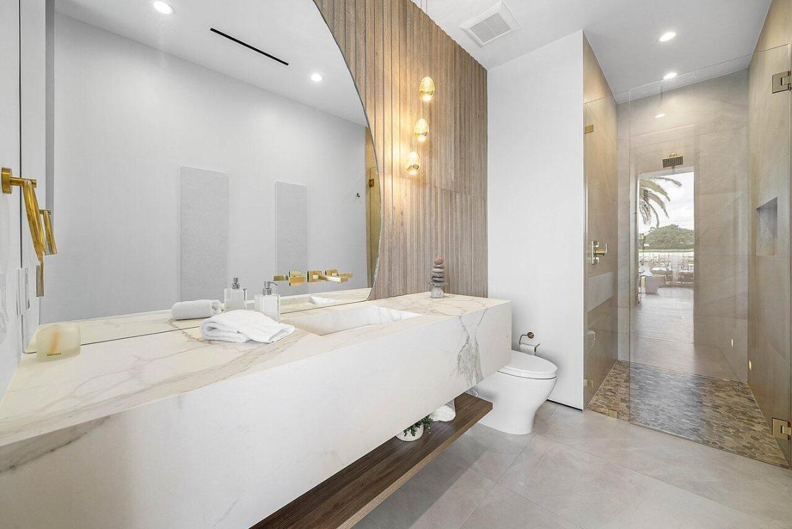 VENETIAN ISLES 3RD SEC - Residential