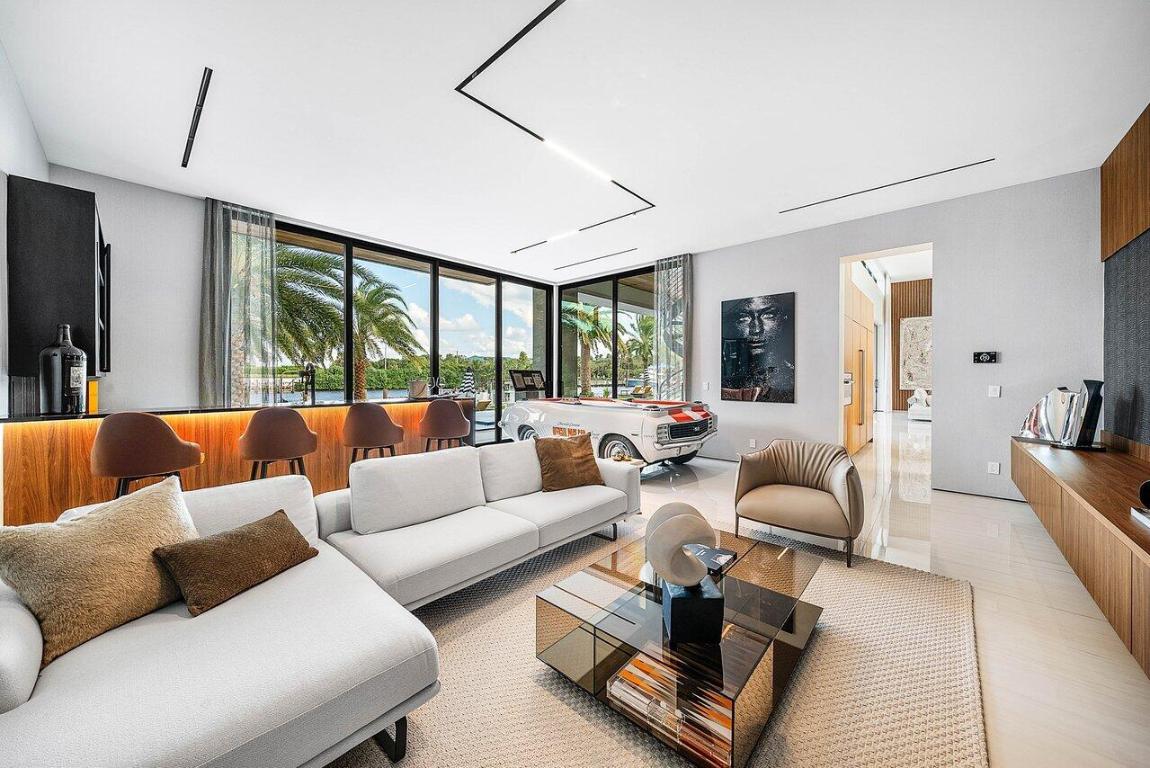 VENETIAN ISLES 3RD SEC - Residential