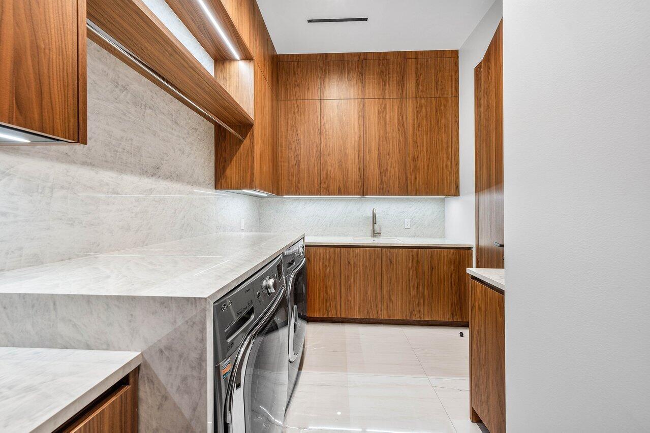 VENETIAN ISLES 3RD SEC - Residential