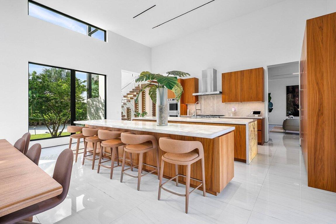 VENETIAN ISLES 3RD SEC - Residential