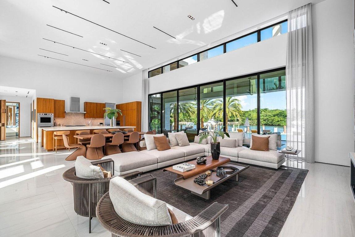 VENETIAN ISLES 3RD SEC - Residential