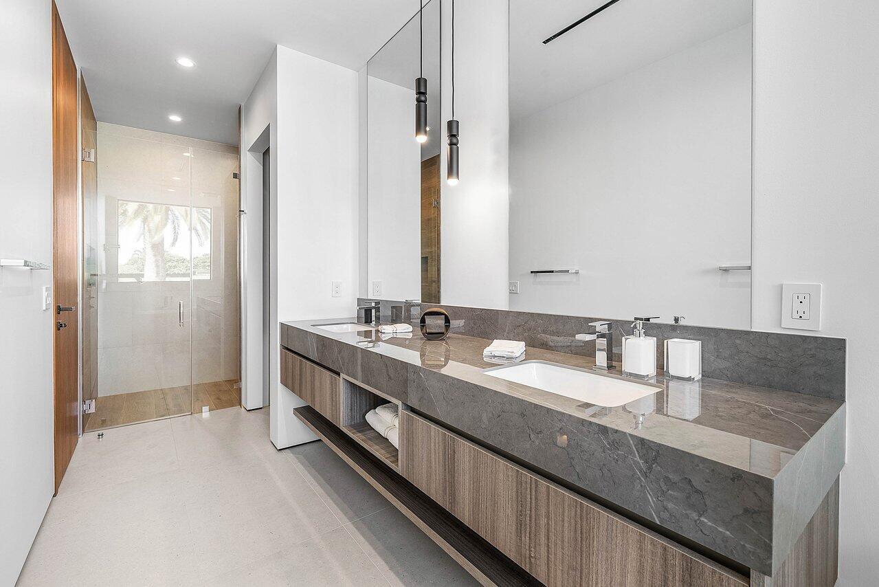 VENETIAN ISLES 3RD SEC - Residential