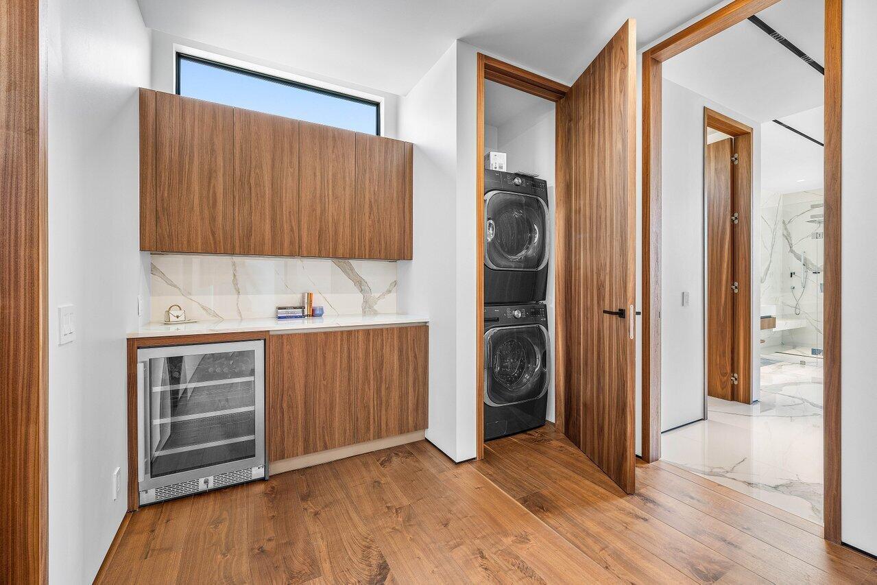 VENETIAN ISLES 3RD SEC - Residential