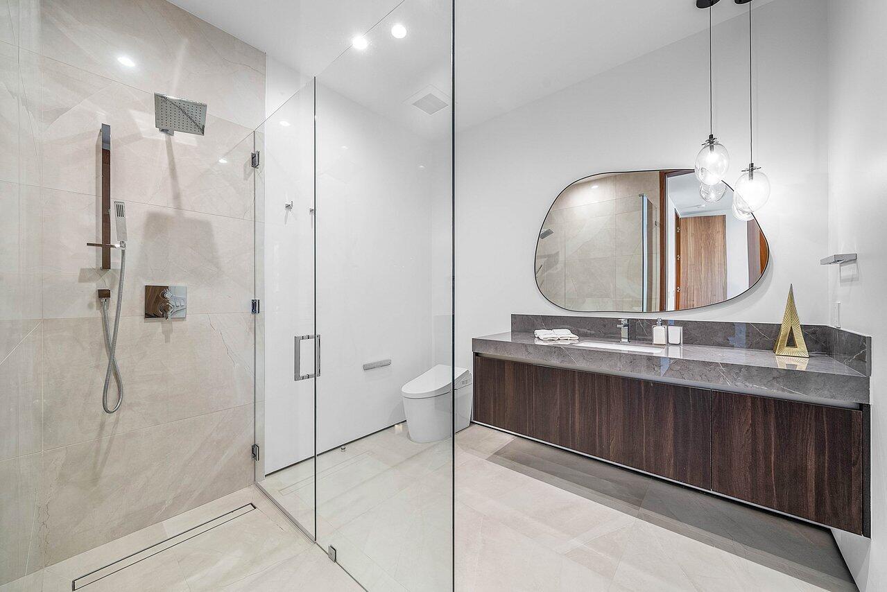 VENETIAN ISLES 3RD SEC - Residential