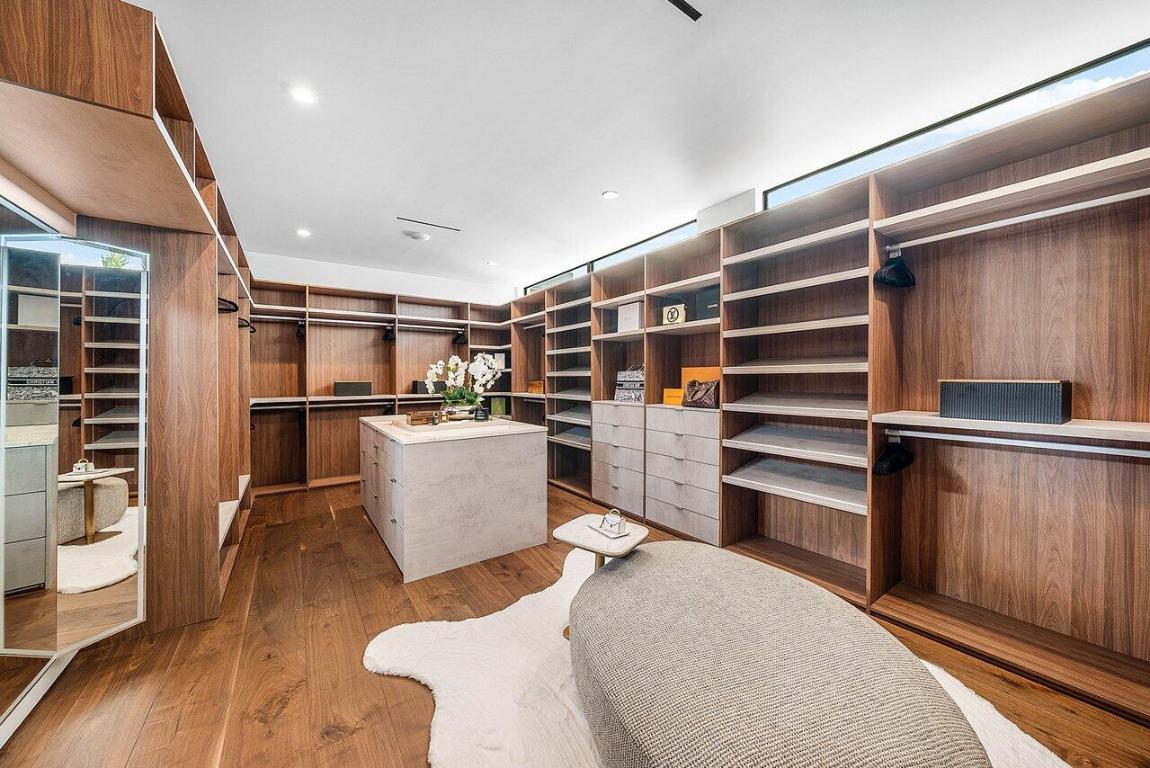 VENETIAN ISLES 3RD SEC - Residential