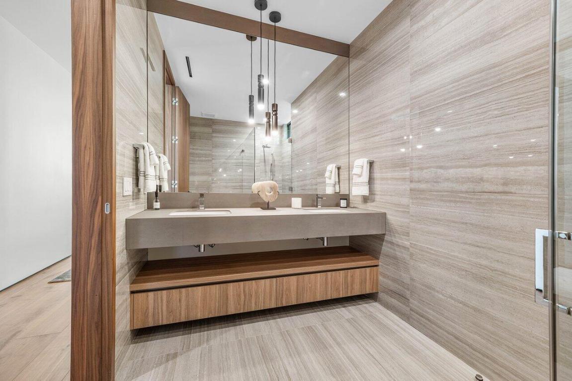 VENETIAN ISLES 3RD SEC - Residential