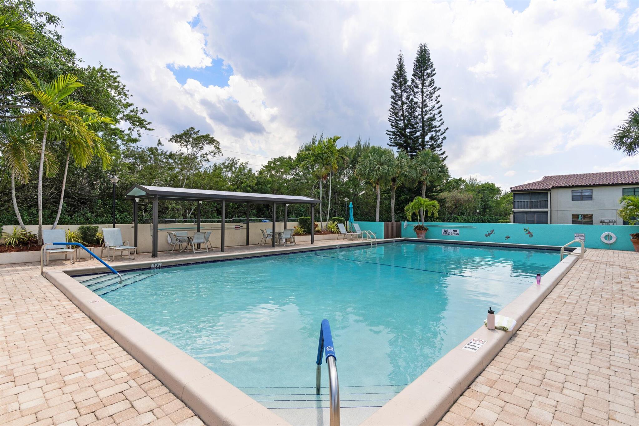 GLADES OF BOCA LAGO CONDO - Residential
