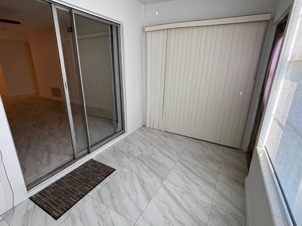 VILLAGE ROYALE CONDO 7 - Residential Lease