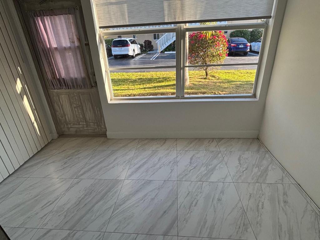 VILLAGE ROYALE CONDO 7 - Residential Lease