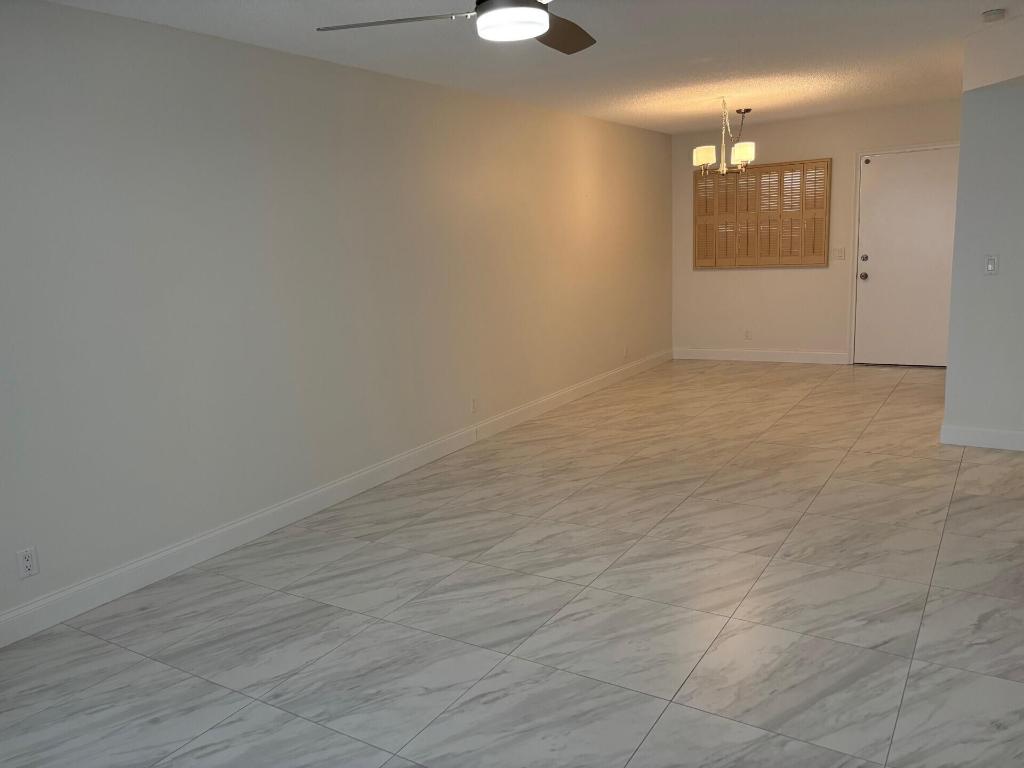 VILLAGE ROYALE CONDO 7 - Residential Lease