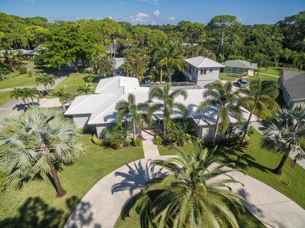 Photo of 5495 Hibiscus Road, Jupiter, FL 33458 (MLS # R10654441)