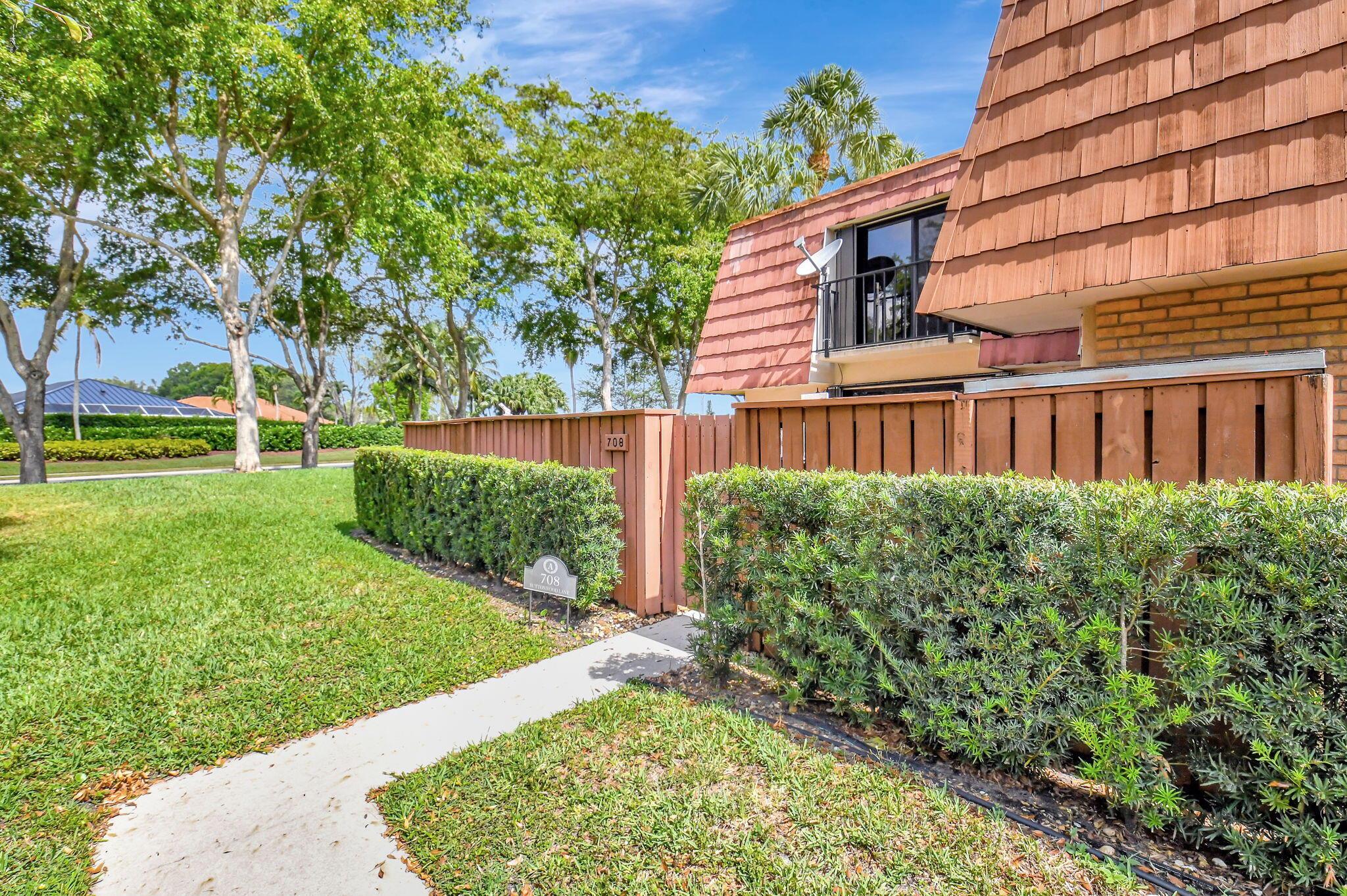 708 Buttonwood Lane