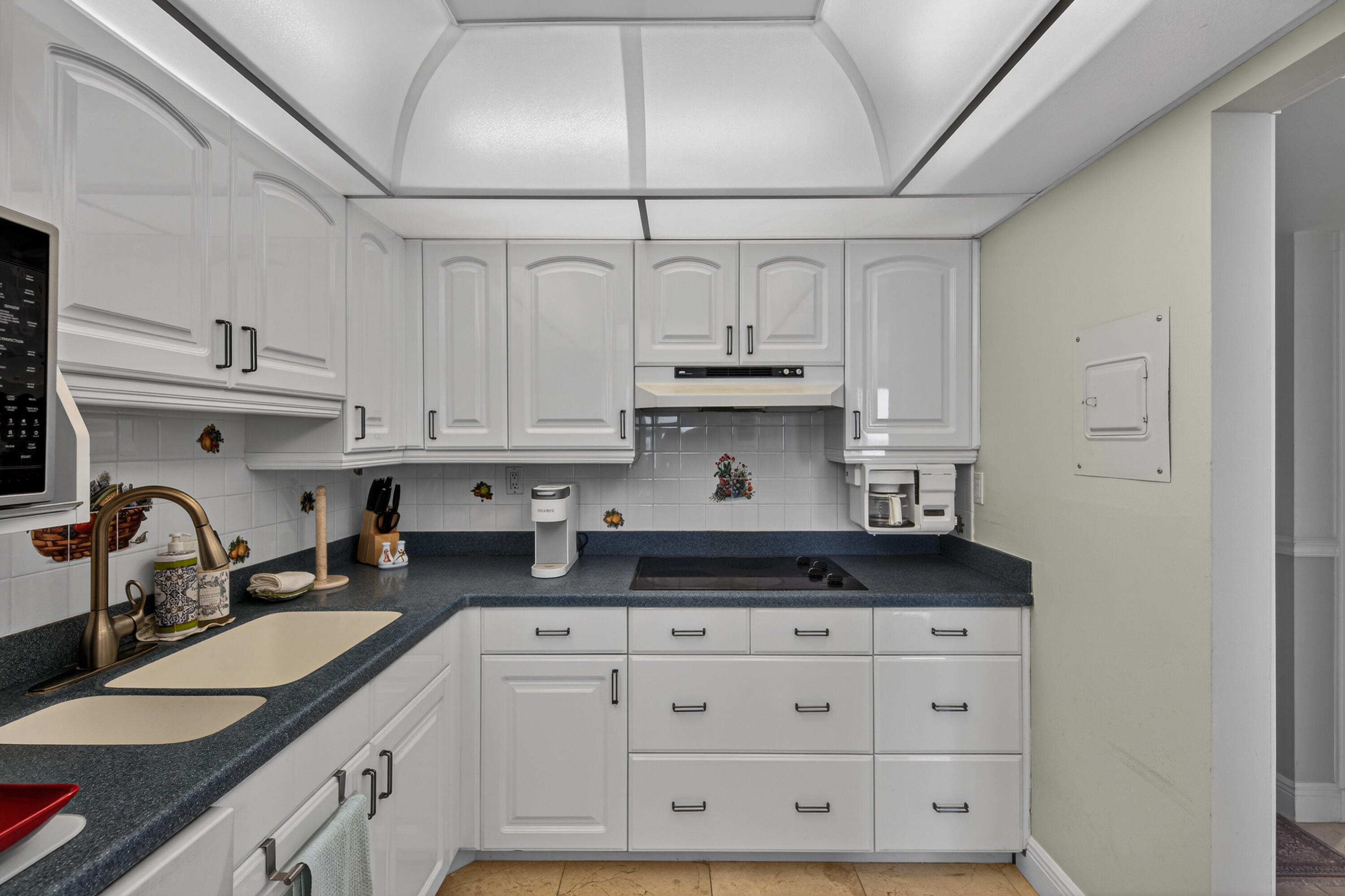 SILVER THATCH ATLANTIC PLAZA - Residential